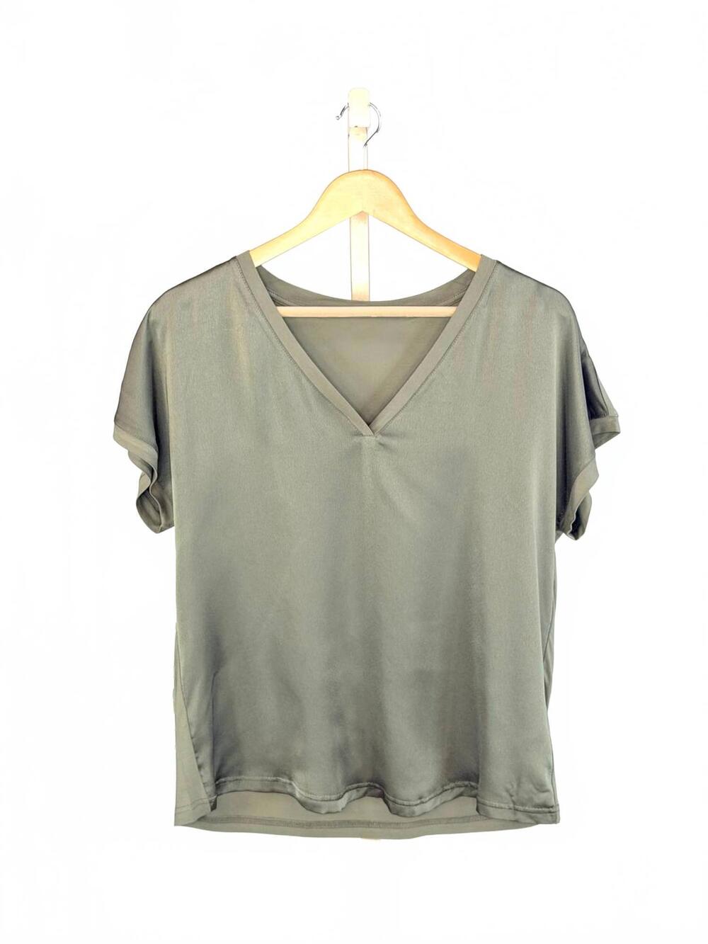 NEW B.YOUNG women's poise and ease top in olive